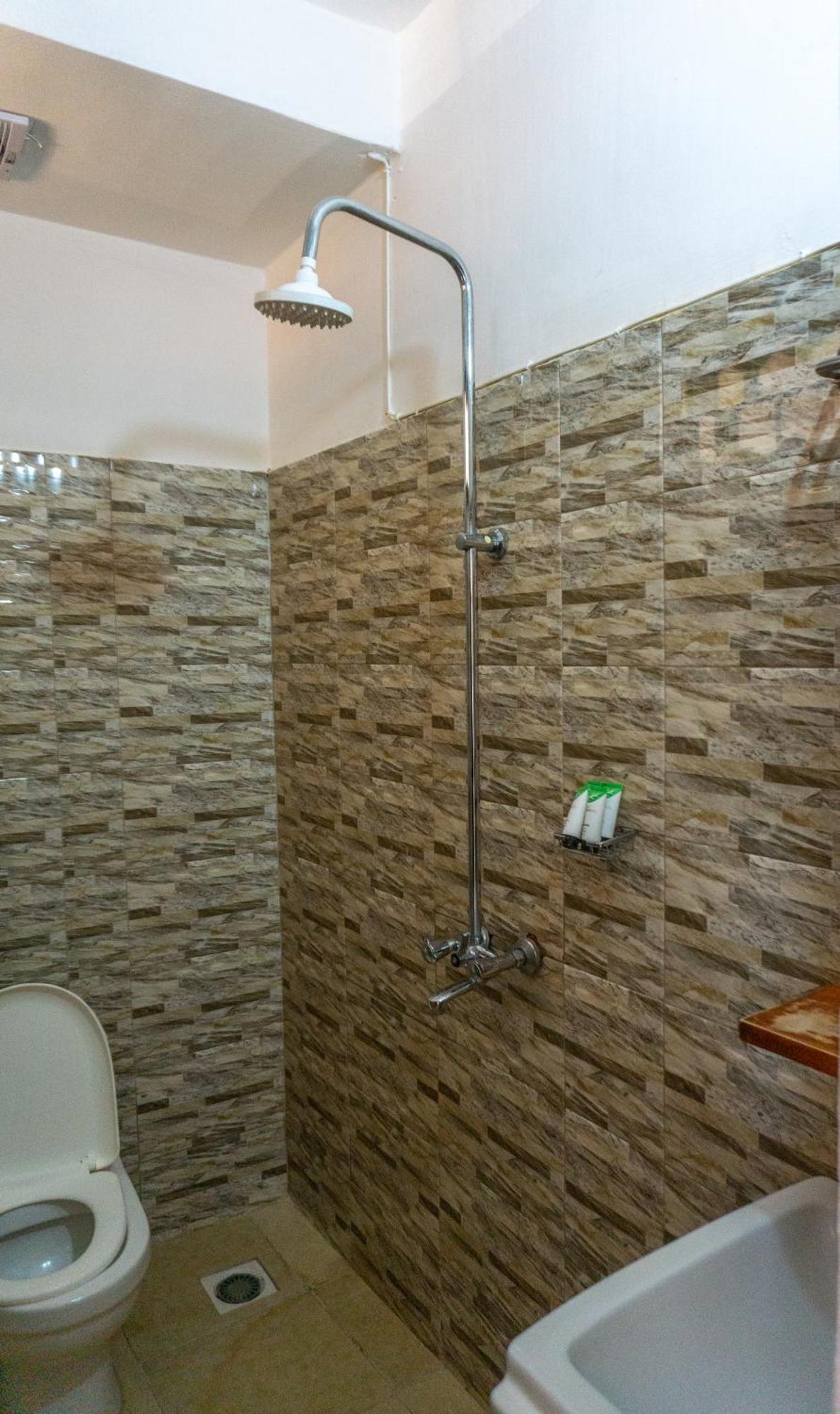 Lilac Elevate Inn كاراتو المظهر الخارجي الصورة