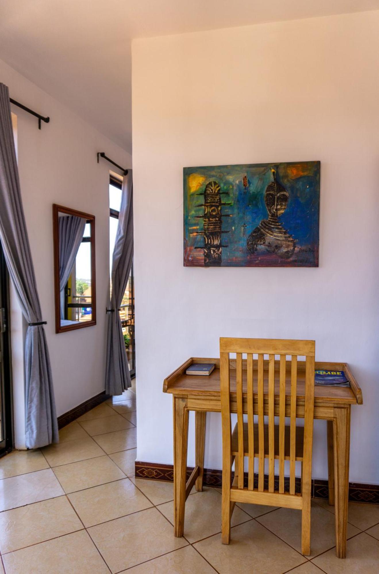Lilac Elevate Inn كاراتو المظهر الخارجي الصورة